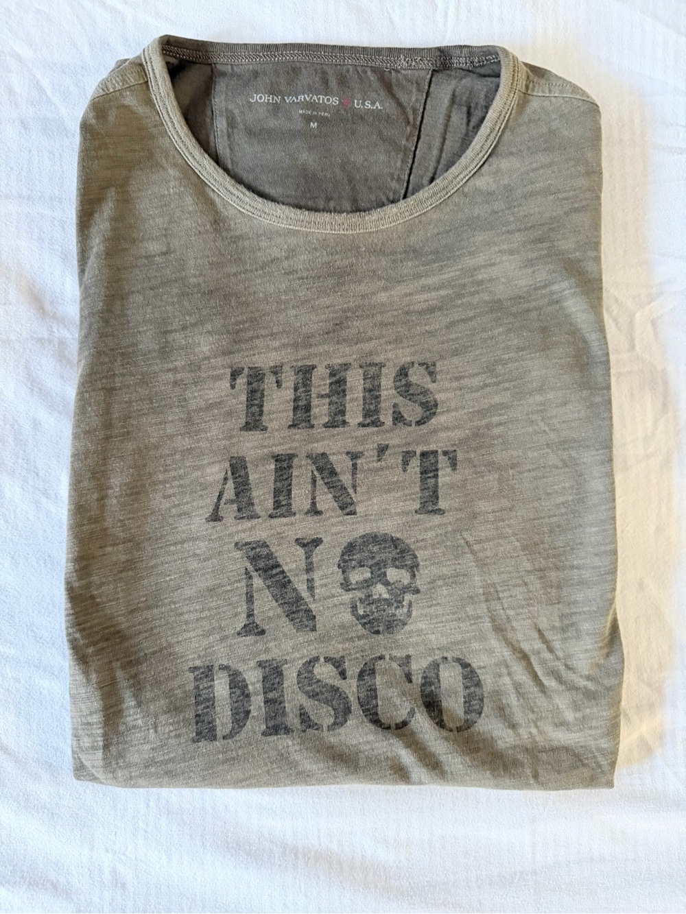 John Varvatos VINTAGE “THIS AIN’T NO DISCO” Army Green Graphic Tee Size: Medium